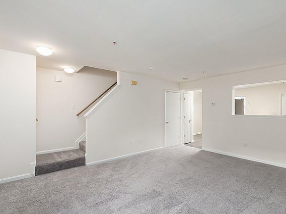 4th image of 706 W Cherry Blossom Way