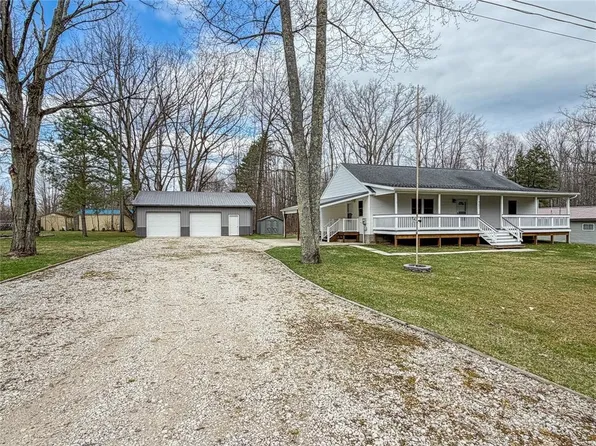 9221 Warren Dr, Linesville, PA 16424