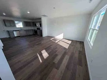3 bed, 2.5 bath, 1428 sqft, $1,900 — Photo 2