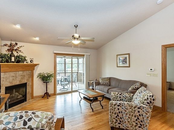 4th image of 15 E Weston Dr
