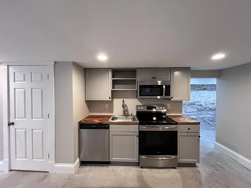 1 bed, 1.0 bath, $895 — Photo 4