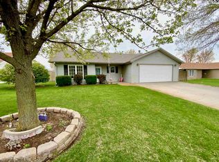 1913 E 33rd Ave, Hutchinson, KS 67502