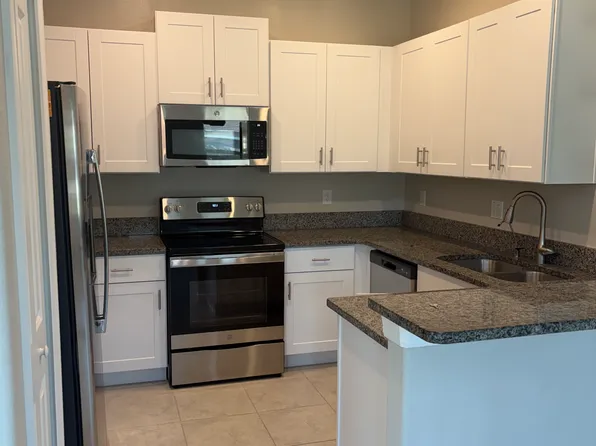 13475 Crest Lake Dr, Hudson, FL 34669