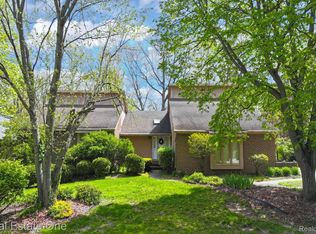20080 Longridge Rd, Northville, MI 48167