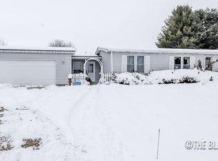 8121 Ten Mile Rd NE, Rockford, MI 49341