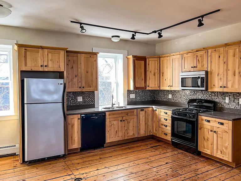 2B Brattle St #2B — Photo 2