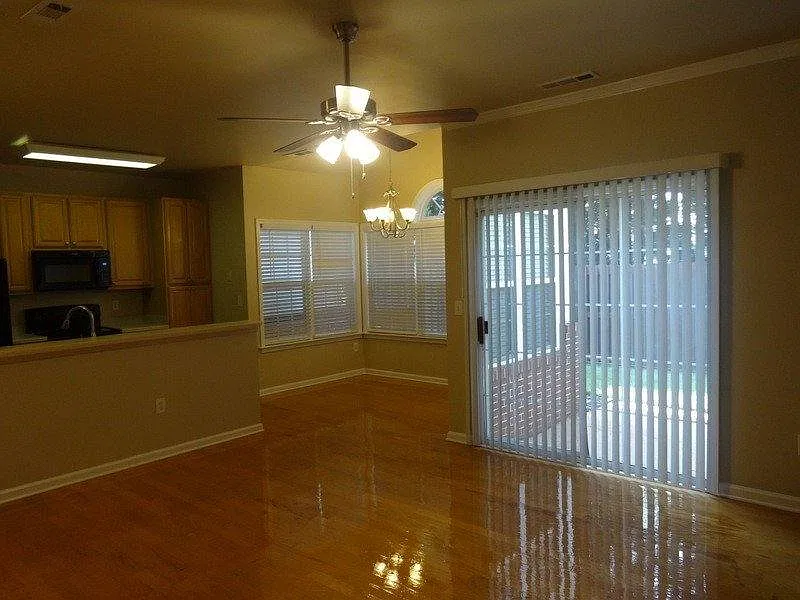 402 Cliffview Court in Greer, SC 29650 — Photo 3