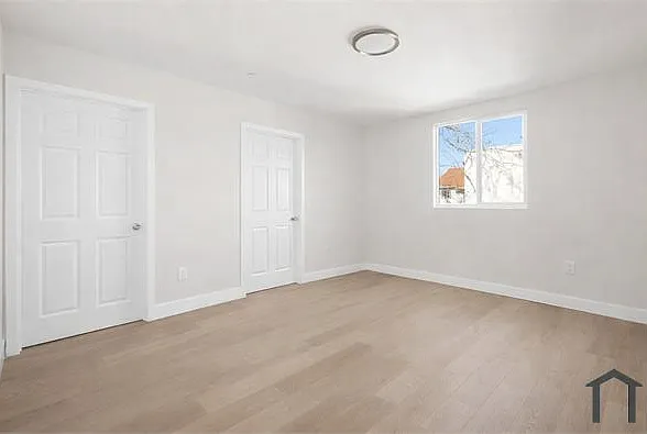 645 W 97th St — Photo 1