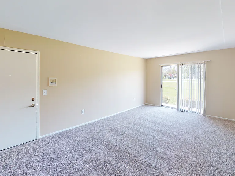 Rivercrest Apartments — Photo 27