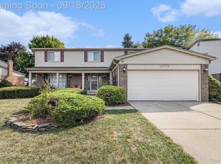 15721 Kristin Ln, Riverview, MI 48193
