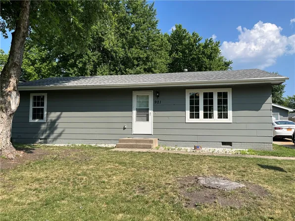 921 Grant Ct SE, Bondurant, IA 50035