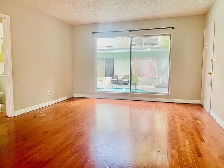 941 N San Vicente Blvd #2 — Photo 2