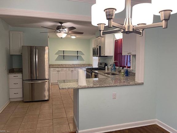 3rd image of 2754 Greendale Ave