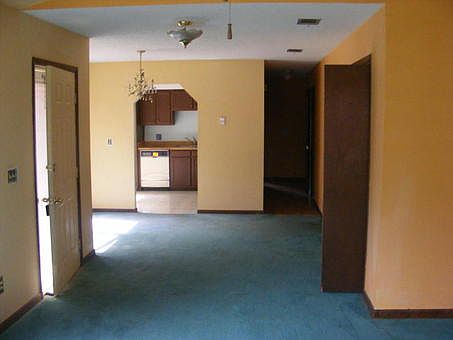 4th image of 1714 Bennetts End
