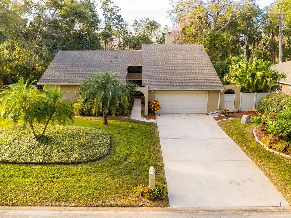 1st image of 326 River Bluff Dr