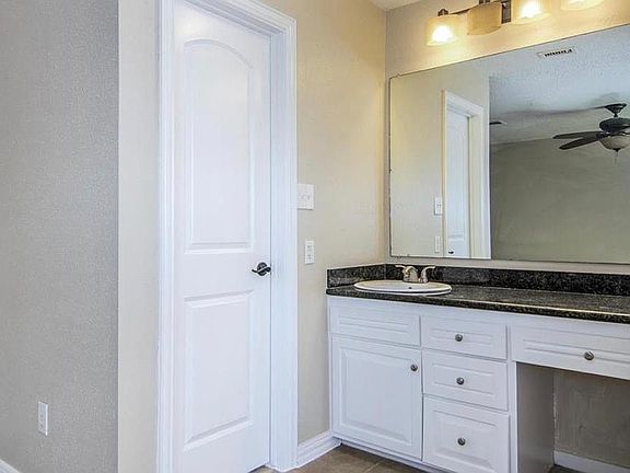 4th image of 22611 Fincastle Dr
