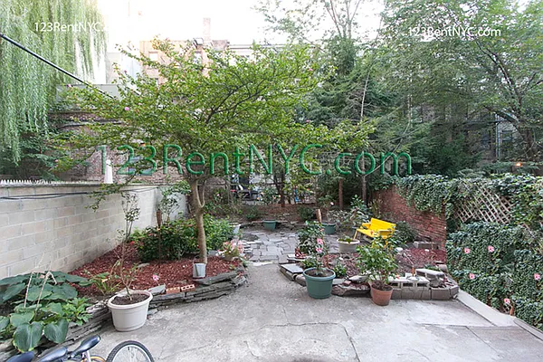 Rented by Chartwell Manhattan Realty | media 7