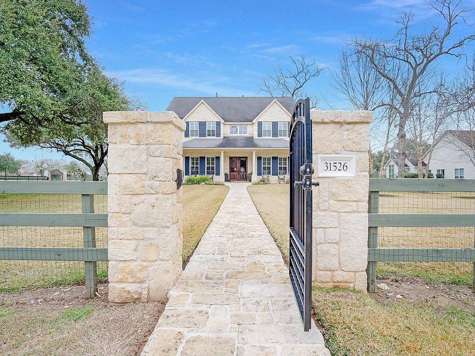 1st image of 31526 Blue Heron Ln
