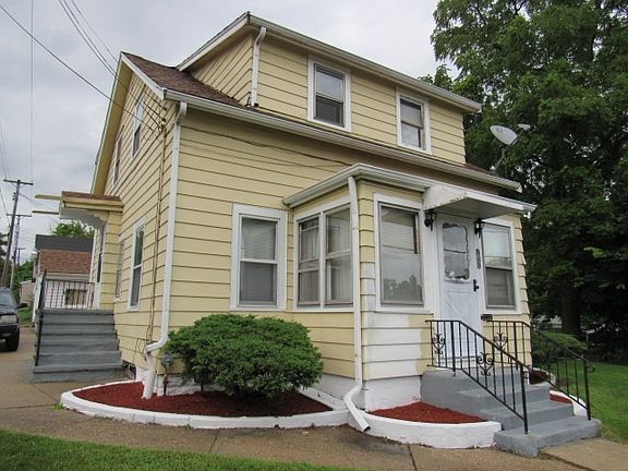 2nd image of 813 Montague St