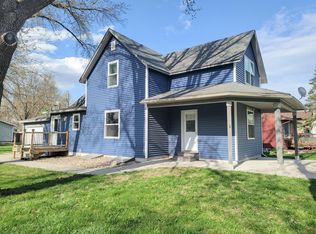 171 E 2nd St, Cottonwood, MN 56229