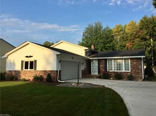 706 N Woodhill Dr, Amherst, OH 44001