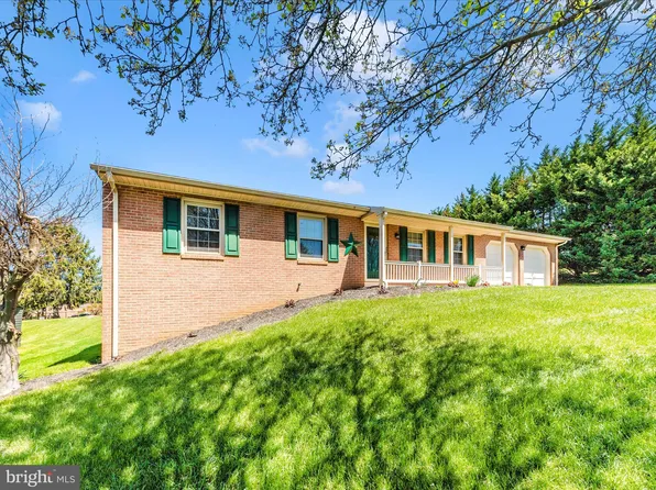 332 Overbrook Rd, Hagerstown, MD 21742