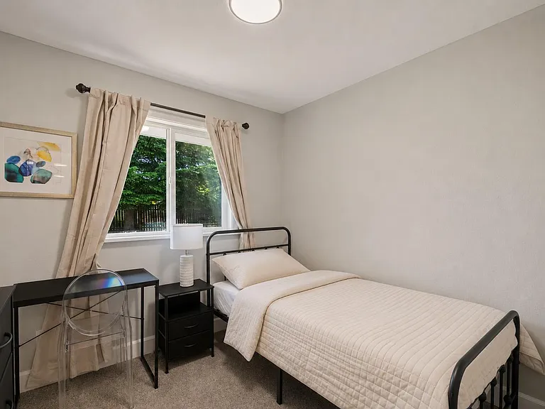 Beddings not included