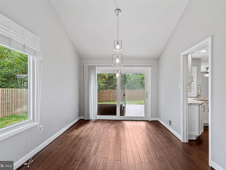126 Hopeland Ln — Photo 10