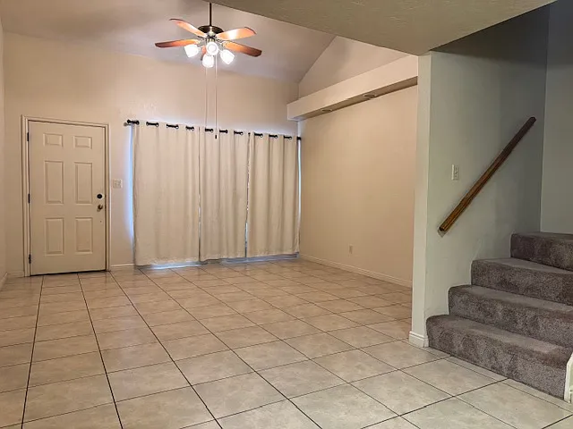 2 bed, 1069 sqft, $1,400 — Photo 3