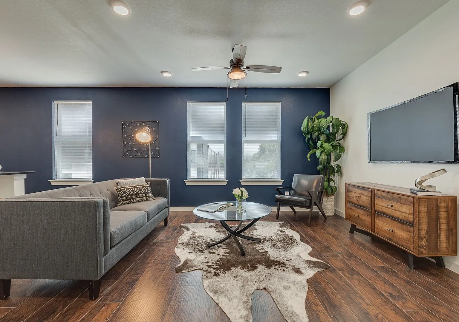 3120 Cockrell — Photo 4