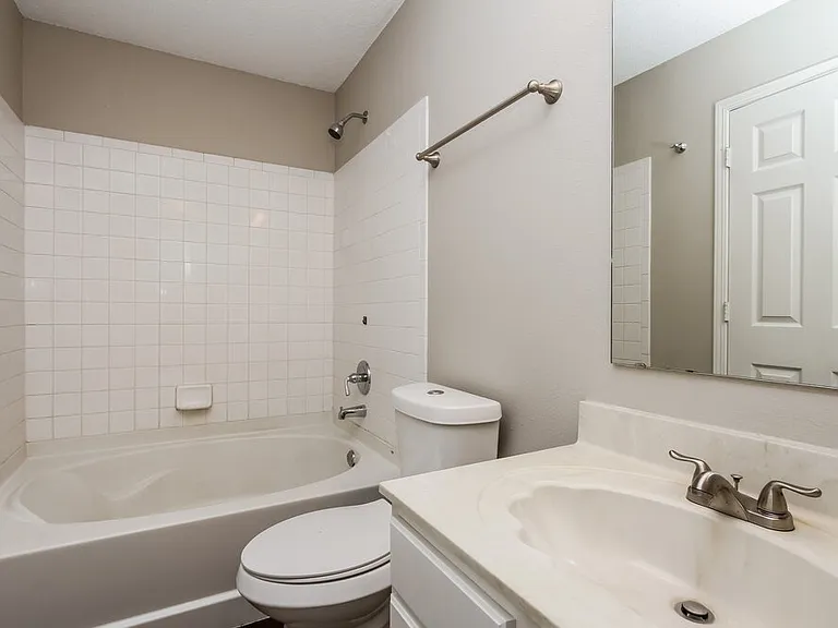 6715 Everbloom Ln — Photo 13