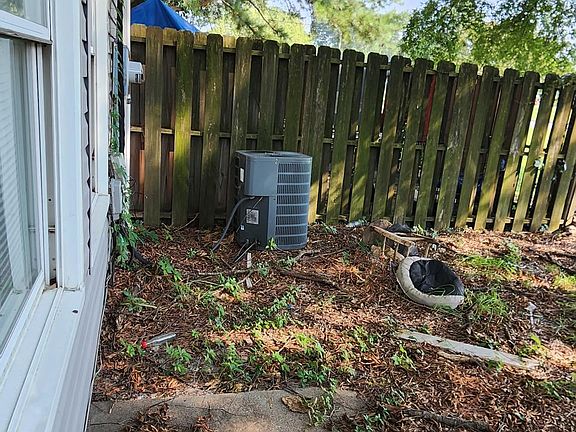 3rd image of 4564 Greenwood Dr Unit A