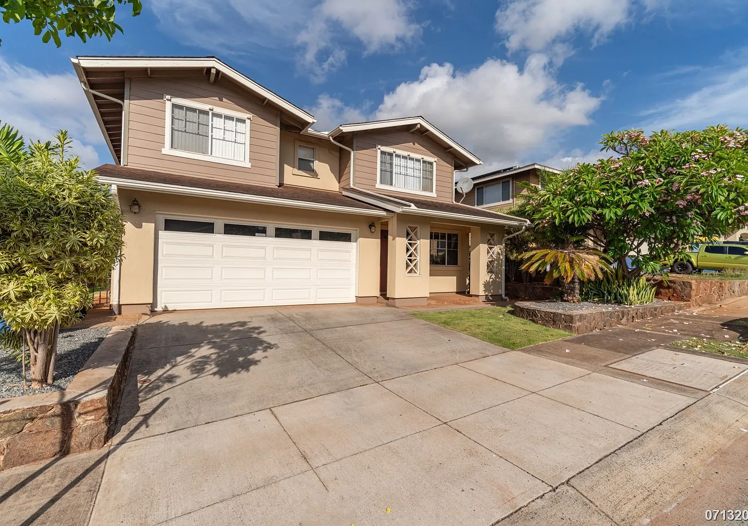 4-bd/2.5-ba Beautifully Upgraded Residence in Waikele — Photo 2
