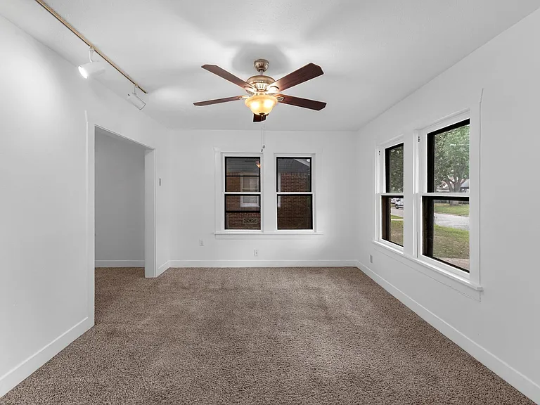 512 Gale St — Photo 10