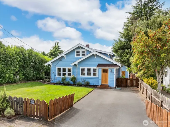 3002 Locust Avenue W, University Place, WA 98466