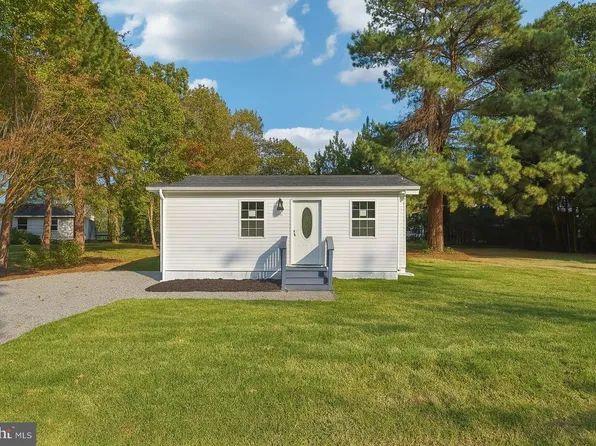 1432 Holly Vista Dr, Colonial Beach, VA 22443