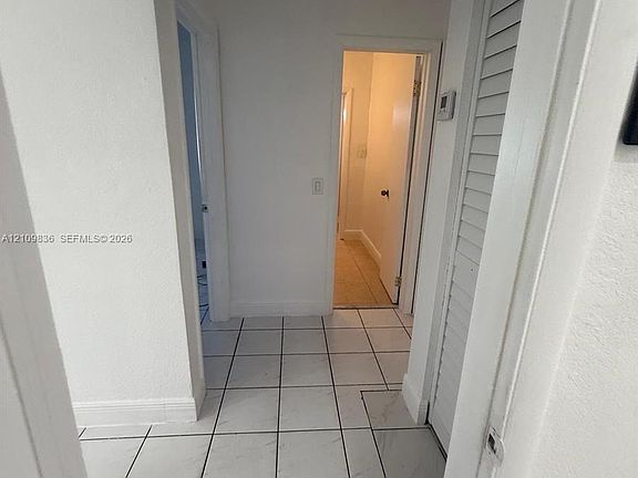 5th image of 915 W 65th St #A