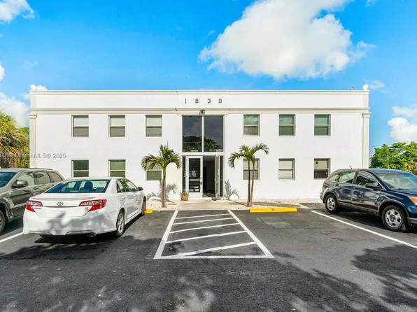 1530 Crescent Cir, West Palm Beach, FL 33403