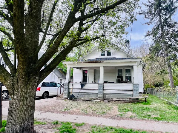 1005 Fletcher St, Owosso, MI 48867