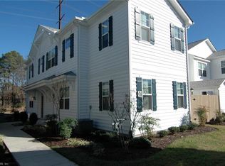732 Lacy Oak Dr, Chesapeake, VA 23320