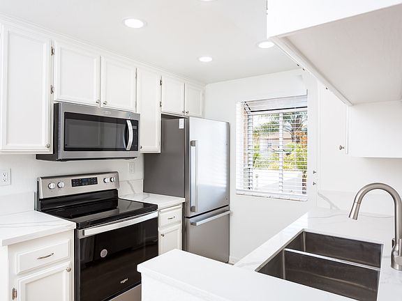 4th image of 4163 Cleveland Ave APT 5