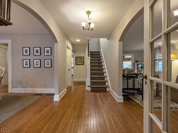 4th image of 40 Rankin Ave