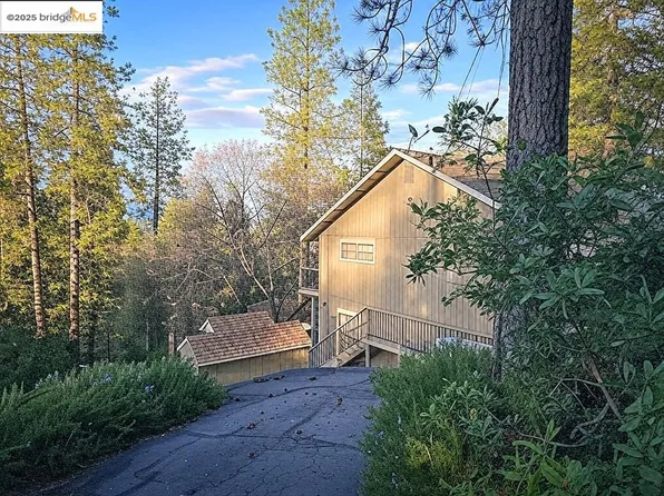 12098 Hillhurst Cir, Groveland, CA 95321