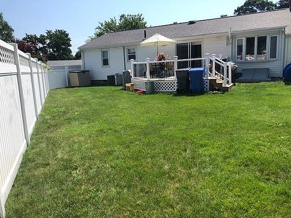 3rd image of 70 Woodview Dr