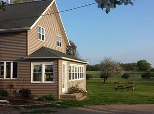 8580 Valley Line Rd, Oconto Falls, WI 54154