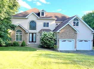 12 Rome Dr, Westford, MA 01886