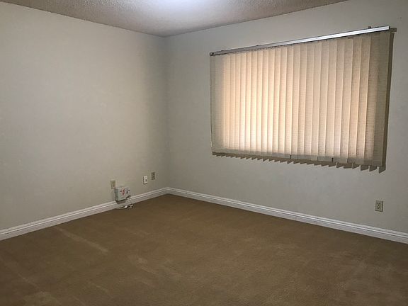 3rd image of 585 Palm Ave