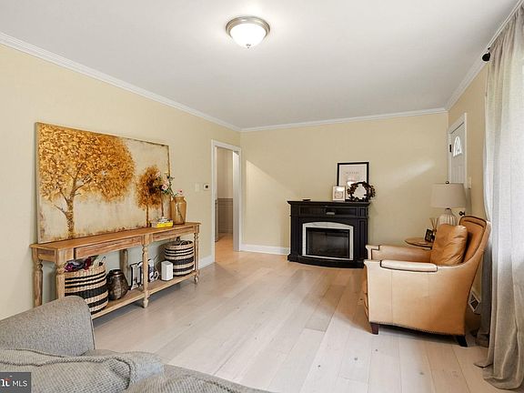 3rd image of 209 S Atlantic Ave