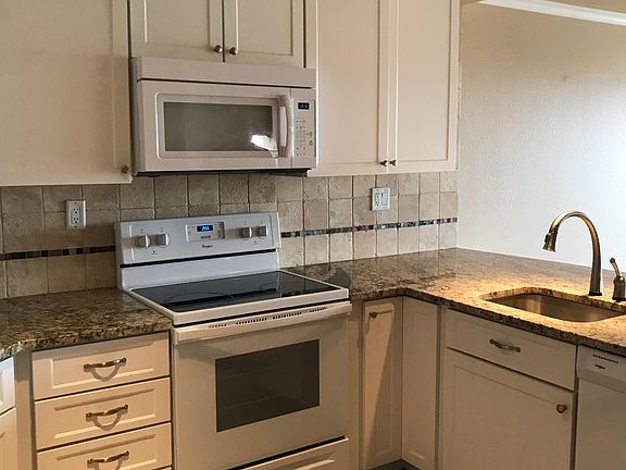 5th image of 100 Park Ave W APT 403