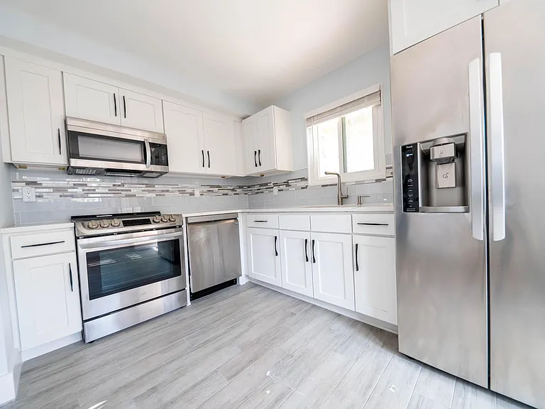 218 Seagate Ave #A — Photo 1